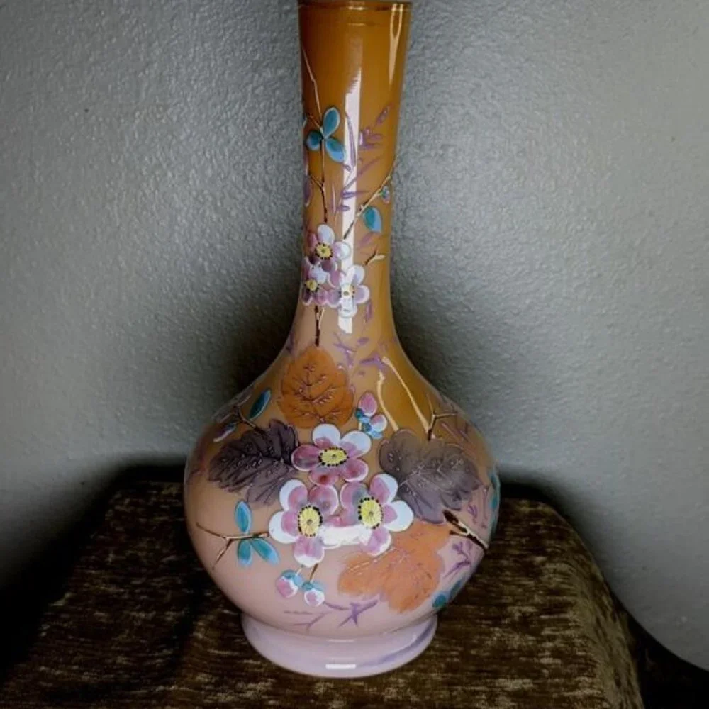 19th-Century Harrach Czech (Bohemia) Opal Vase -  Antique 11"- Hand-Enameled - Picture 15 of 16